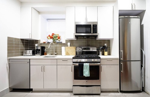 Upper Manhattan Apartment | Family-Friendly Duplex Near Subway | Patio + Games