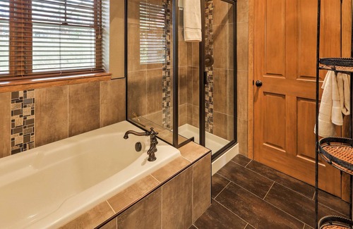 Rendezvous Cabin | Family-Friendly Fraser Getaway - Walk to Shuttle!