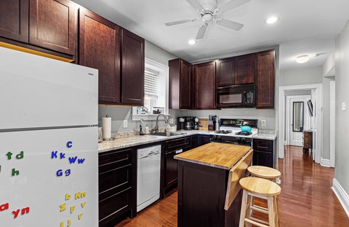 Southwest Garden Apartment | Family Friendly , Fully Renovated 3BR Luxury Home. Centrally located in St.Louis