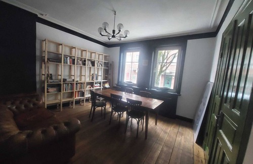 Altonaer Fischmarkt Apartment | Family Friendly Funhouse Centrally Located in Ottensen