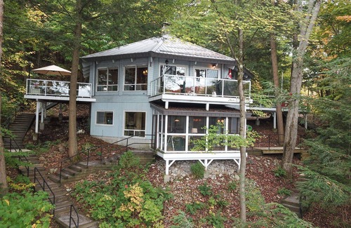 Seguin Cottage | Family Friendly Getaway in Sucker Bay on Lake Rosseau! Sleeps 8!