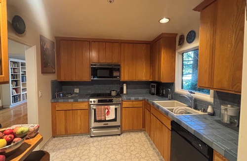 Mill Valley House | Family Friendly Home