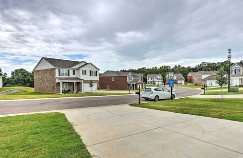 Gardendale House | Family-Friendly Home 17 Mi to Dtwn Birmingham