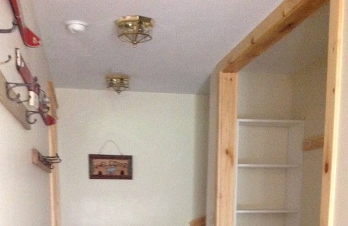 Chestertown Ski Chalet | Family-friendly log cabin with sandy beach, kayaks, near Lake George