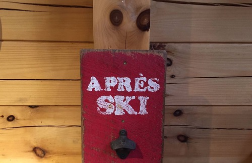 Chestertown Ski Chalet | Family-friendly log cabin with sandy beach, kayaks, near Lake George