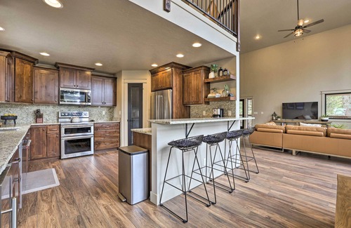 McCall Cabin | Family-Friendly McCall Cabin: Pool Access & Bikes