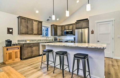 Packwood Cabin | Family-Friendly Packwood Retreat w/Deck!