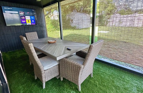 Cypress Gardens House | Family-Friendly Pool Home Just Minutes from Legoland — Sleeps 6+!