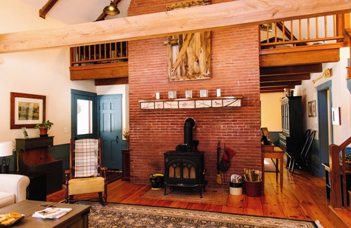 Brunswick Cottage | Family friendly pond-side retreat - Short distance to Bowdoin, beaches, hikes