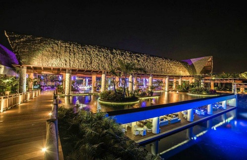 Downtown Cancun Resort | Family-Friendly Relaxation At One Of The Top Resorts In The World!