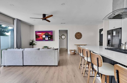 Southwest Anaheim House | Family Friendly Retreat, 10 minutes to Disney & Convention Center