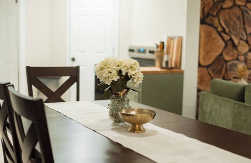 Layton Apartment | Family-Friendly Retreat in Layton - New remodel, sleeps 6, Backyard Oasis