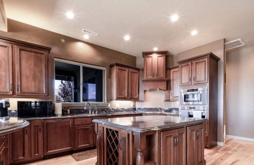 Prescott House | *Family friendly *Spacious *Fireplace