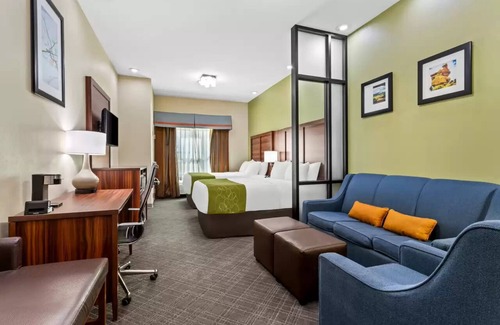 Roswell Hotel | Family-Friendly Suite Near UFO Museum and Research Center! Free Breakfast!