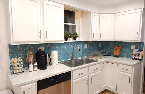 Bethlehem House | Family-Friendly Townhome Bliss:10min to Lehigh Valley Festivals & Events