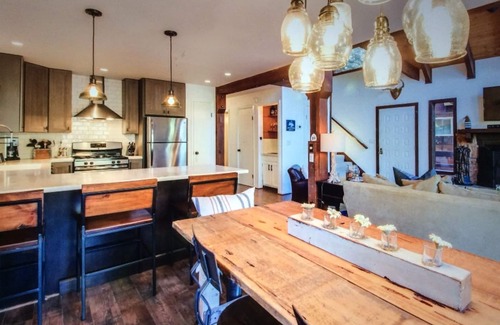 Kingswood Estates Cabin | Family-Friendly, Updated A-frame with Mountain Forest Views & Private Hot Tub