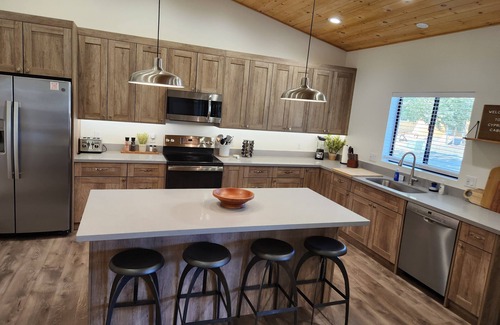 Overgaard House | Family Friendly, Air Hockey, Sleeps 14, Fire Pit