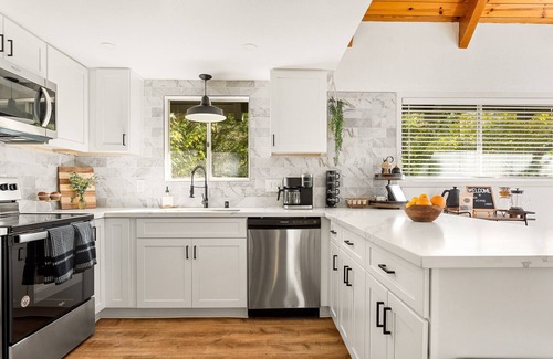 Lake Arrowhead Cabin | Family Friendly Cabin with Trendy 70's Game Room!