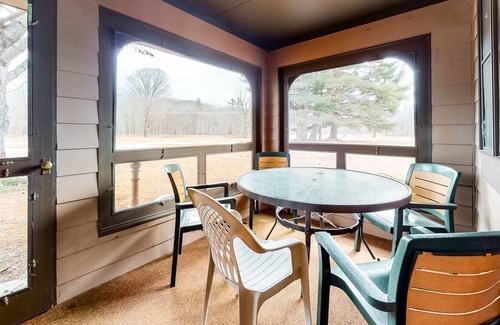 Woodstock Condo | Family-Friendly Condo with a Loft plus Fast WiFi, Shared Pools, Hot Tub, & Golf