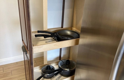 Rowland Heights House | Family- Friendly Villa with Pool + BBQ + Fire-pit, close to Disney & Water Park