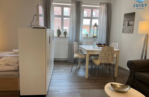 Juist Apartment | Family-friendly vacation apartment with swimming pool and sauna, centrally located