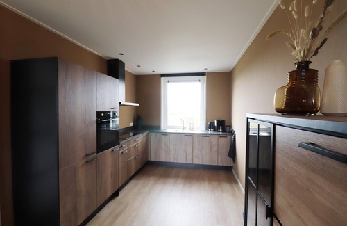 Leons House | Family-Friendly Villa in Leons