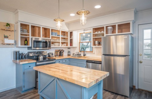 Onancock House | Family Friendly Waterfront Escape w/pier, gameroom, and fire pit!