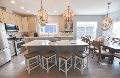 Long Neck House | Family fun-large home, beach, pools, pet friendly!