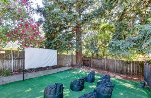 Orangevale House | Family Fun & Relaxation! 6-guests, beautiful backyard