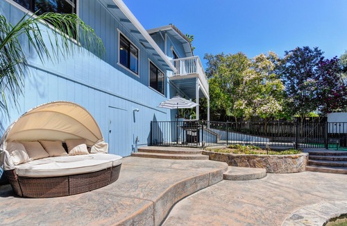 Orangevale House | Family Fun & Relaxation! 6-guests, beautiful backyard