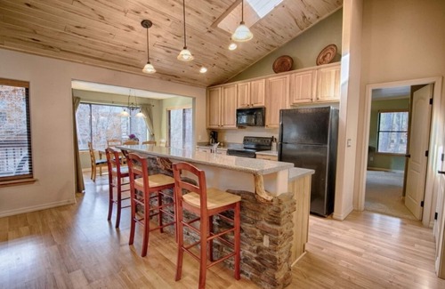 Pinetop Cabin | Family Fun! Sky-Lite Lodge Clean Internet Single Story Pinetop Lakes 3bd Cabin
