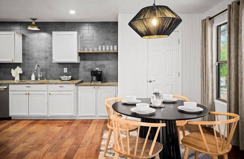 Oro Valley House | Family Fun! Sleeps 12 | Pool | Fire Pit | PuttPutt