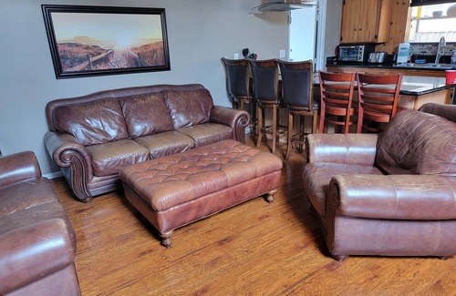 Serra Mesa House | Family Gatherings, Pool Table, Ping Pong, Hot Tub Fun!