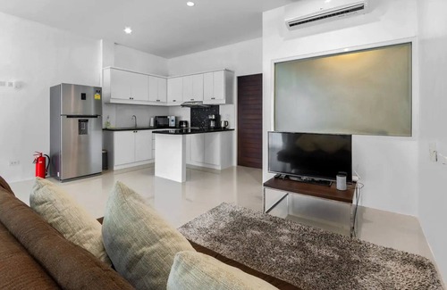 Kamala Condo | ♥ Family Getaway Condo ♥ 1BR | 2 extra beds | Pool | Beach
