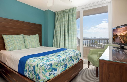 South Island Hotel | Family Getaway | Beachfront Unit with Pool for a Perfect Stay!
