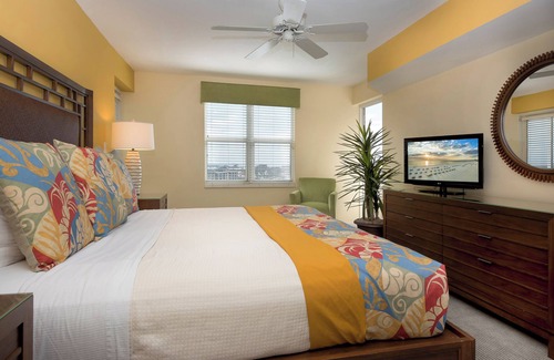 South Island Hotel | Family Getaway | Beachfront Unit with Pool for a Perfect Stay!