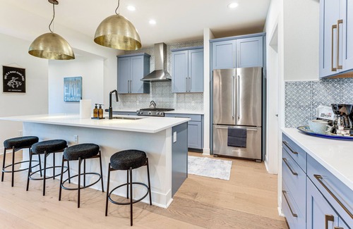 Erie House | Family Haven 1 Mi to Dtwn Erie: Bring Your Pets!