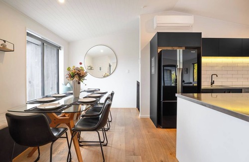 Queenstown House | Family Holiday Home | Gorgeous Views | Sauna | Pool Table