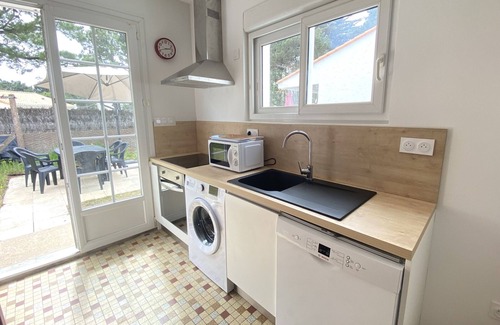 Bretignolles-sur-Mer House | Family Home with Garden - Walk to Beach & Restaurants