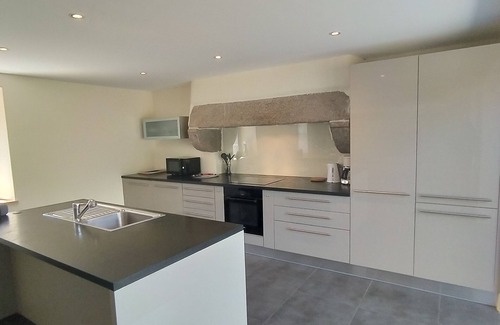 Tregunc House | Family home between countryside and ocean, 800m from beaches