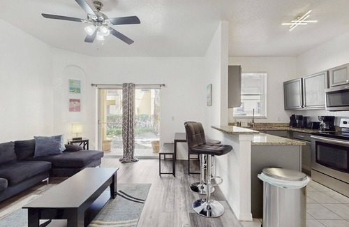 Regal Palms House | Family home boasting entertainment for everyone with wifi