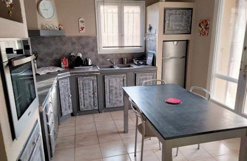 Chateauneuf-du-Pape House | FAMILY HOME WITH PRIVATE POOL SLEEPS 10