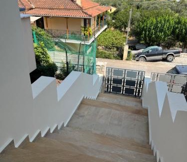 Aigio House | Family home