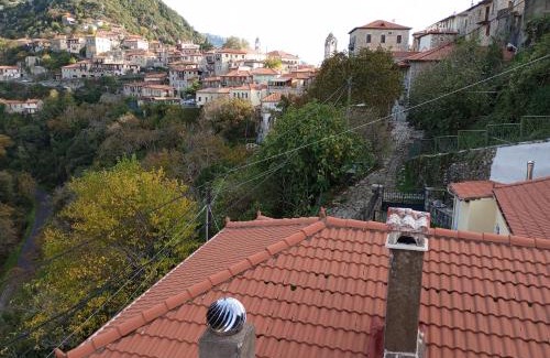 Dimitsana House | family home