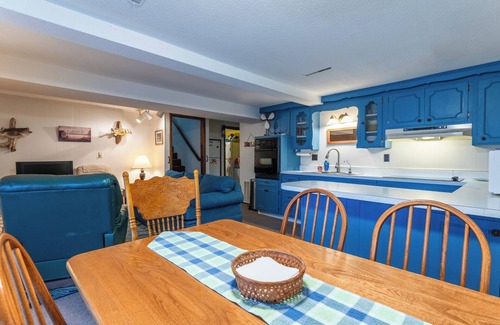 Roach House | Family Home-Great Fishing Spot- Close to Golf- Private Dock