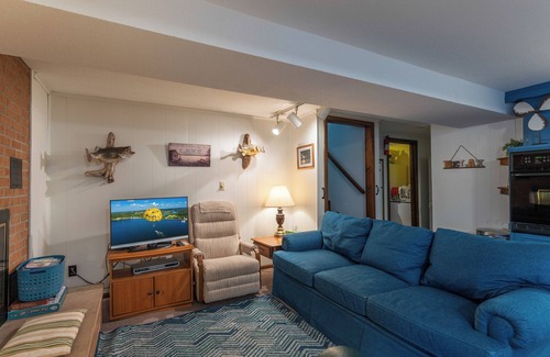 Roach House | Family Home-Great Fishing Spot- Close to Golf- Private Dock