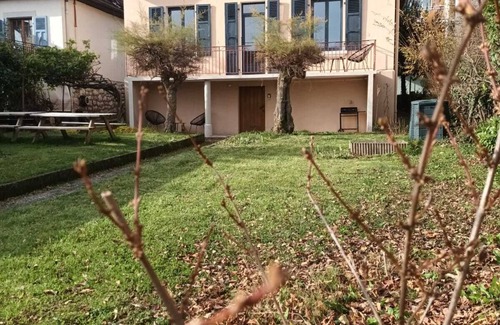 Cran-Gevrier Villa | Family home in Annecy town center