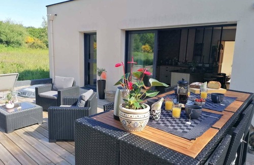 Questembert House | Family home near Vannes + year-round spa