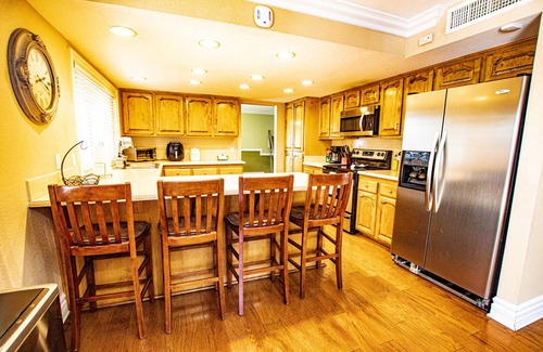Charleston Preservation House | FAMILY HOME W/POOL & BBQ NEAR LAS VEGAS STRIP 9 MINS