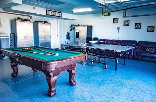 Charleston Preservation House | FAMILY HOME W/POOL & BBQ NEAR LAS VEGAS STRIP 9 MINS